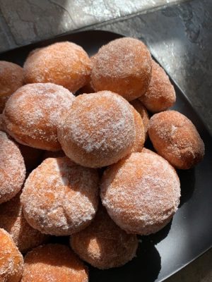 brown bread on black tray